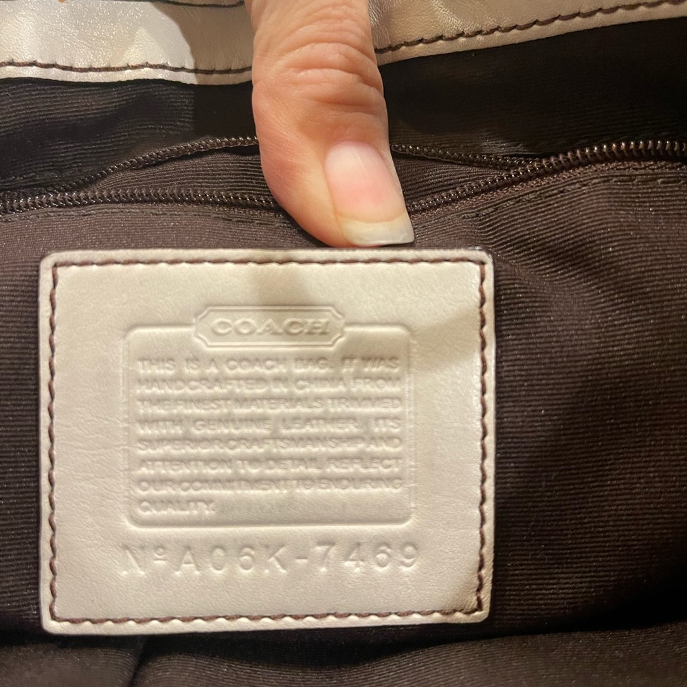 Authentic Coach Legacy Leather shoulder bag - Picture 3 of 8